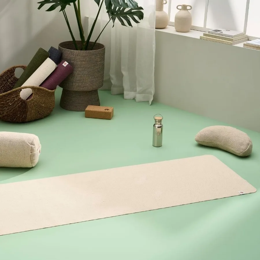 Tappetino yoga premium antiscivolo per uso interno ed esterno. La struttura sostenibile in fibra di iuta e gomma naturale fornisce un grado superiore