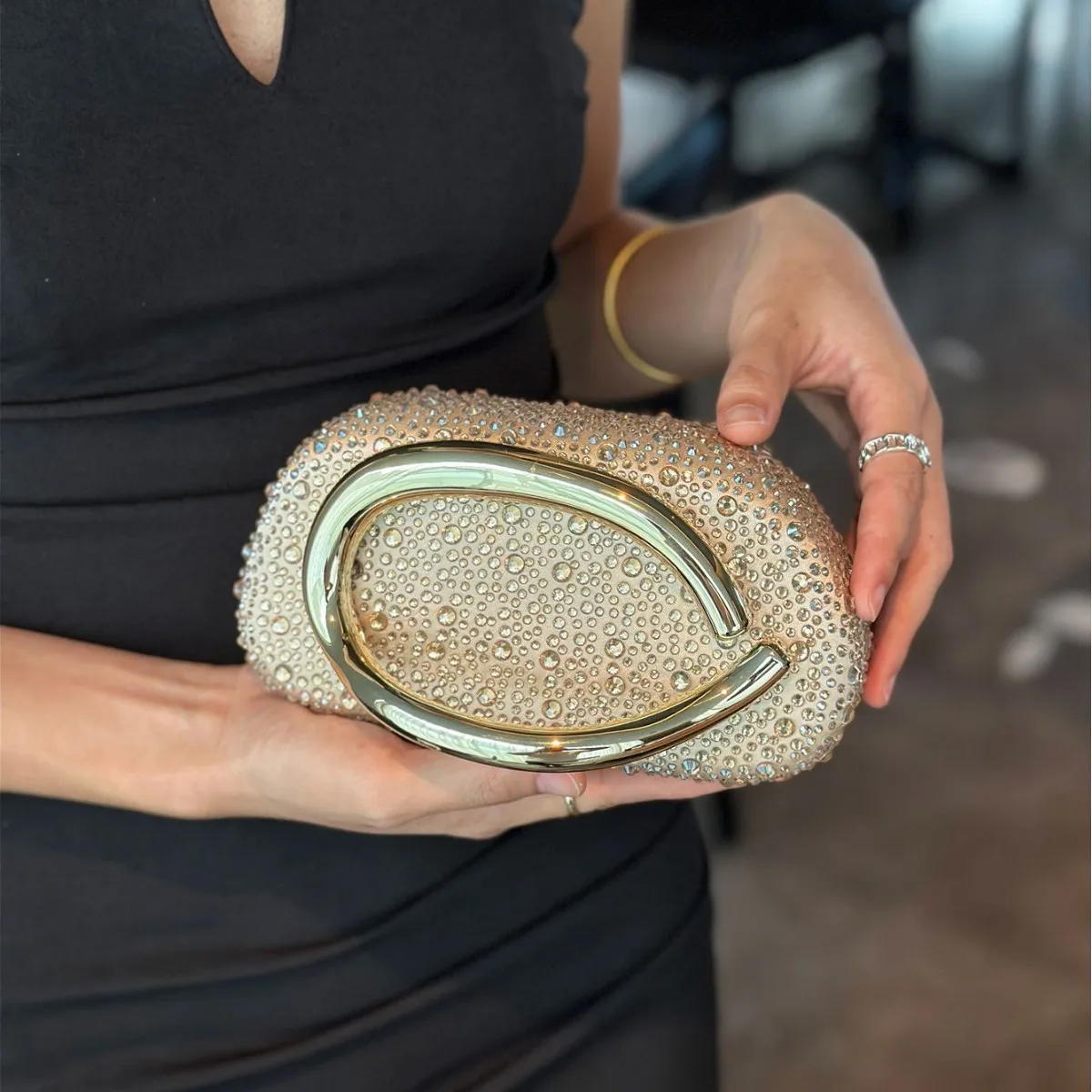 

Вечерние сумки-клатчи с металлической застежкой для женщин, сумка и кошелек с бриллиантами, винтажная овальная сумка на плечо с цепочкой и ремешком
