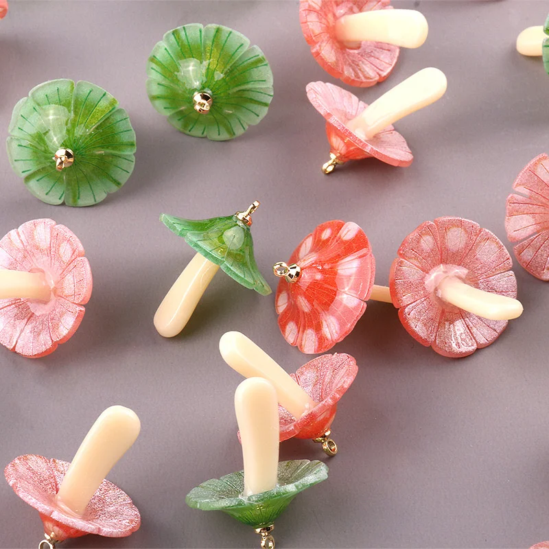 

Wholesale 50pcs/lot color dot pattern print cartoon mushroom shape acrylic dolls beads diy jewelry pendant accessory