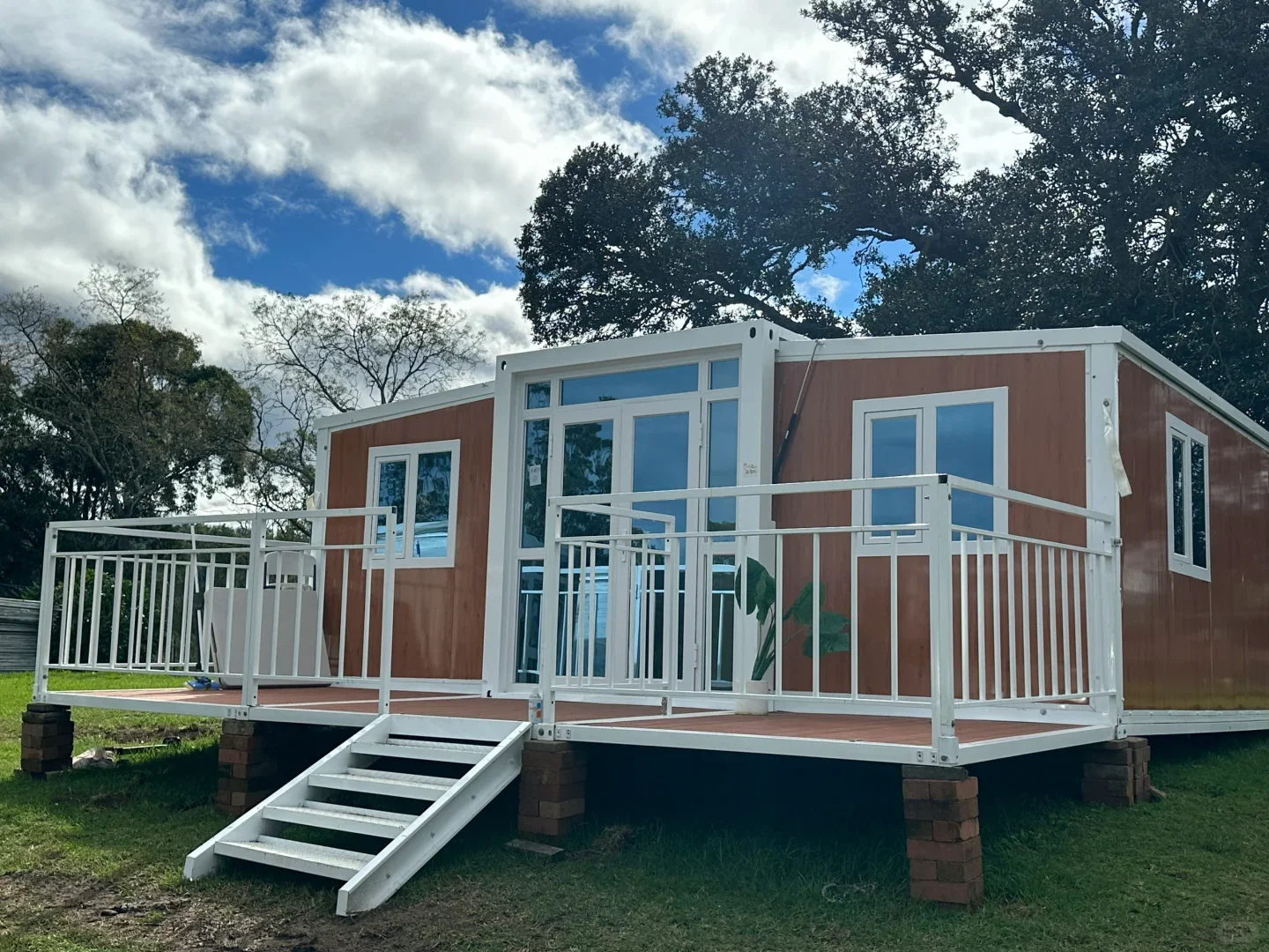 Easy Install 40ft Folding Container House Expandable Steel Sandwich Panel Material Prefabprefab Container House