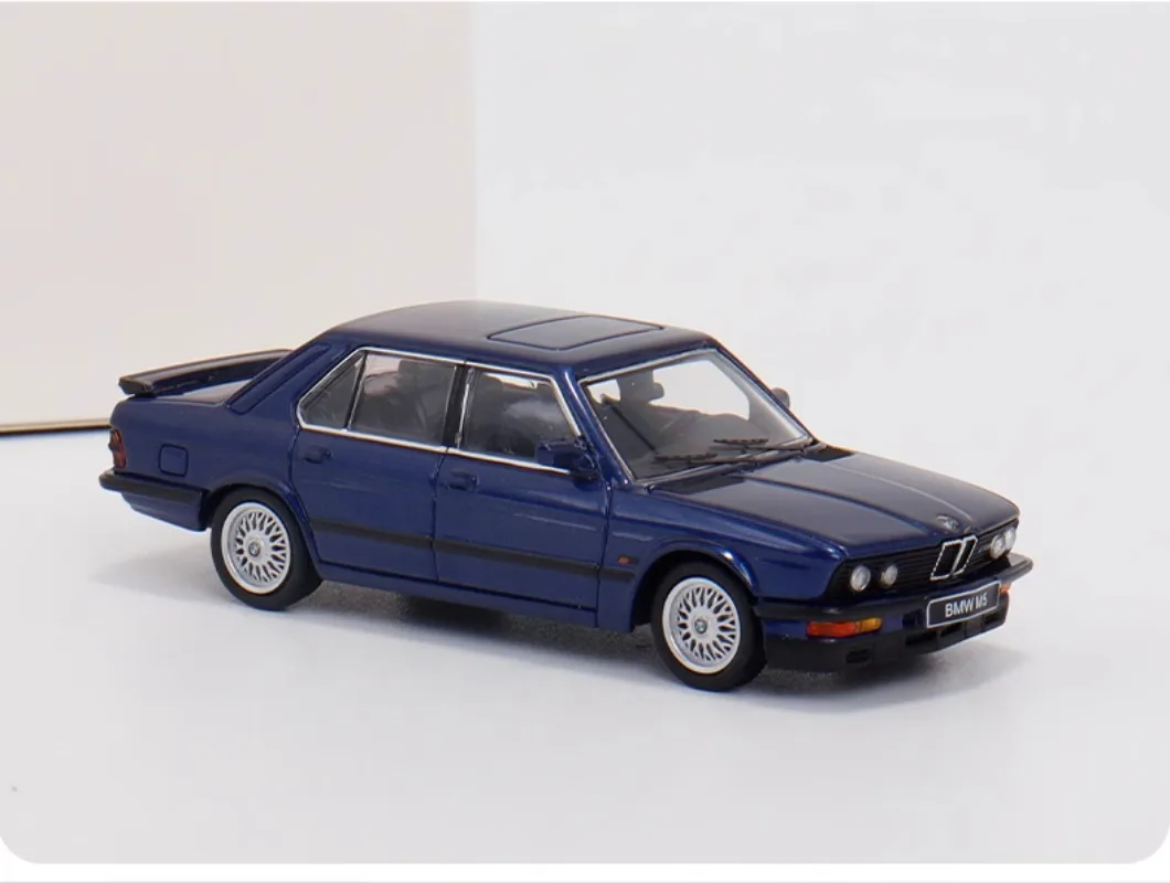 In Stock Diecast 1/64 Scale BMW M5 E28  Alloy Car Model BMW 5 Series Model Car Collectible Toy Simulation Gift Souvenir