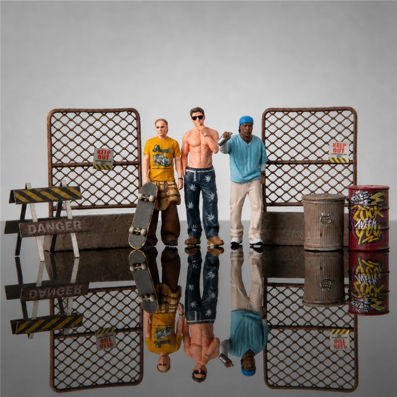 1/64 Scale Resin American Street Youth Figures, Hand Painted Skateboard Crew Miniature Scene Props for Diecast Car Display, AFA