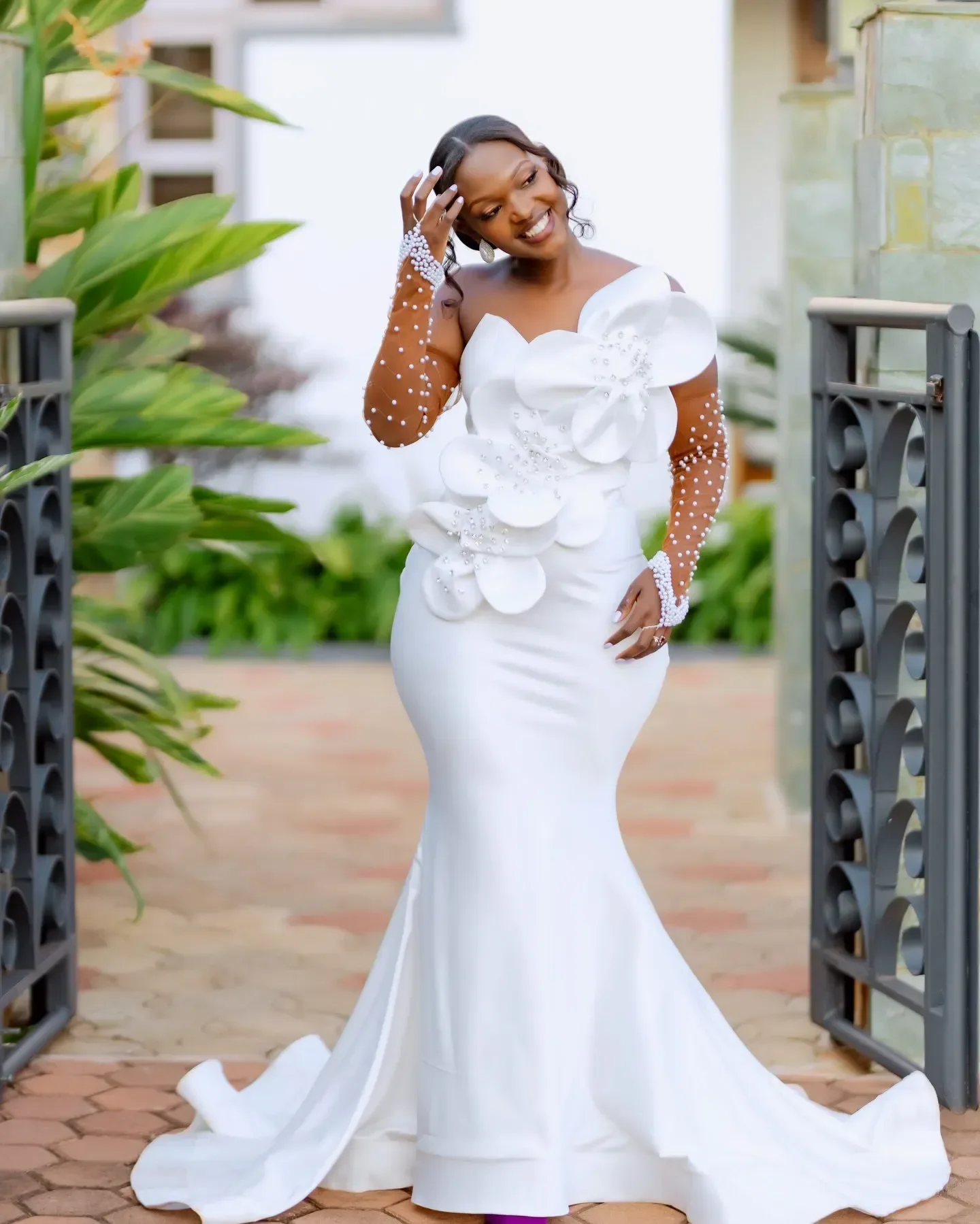 

Arabic Aso Ebi Plus Size White Mermaid Wedding Dresses Crystals Pearls Flowers Full Sleeves Bridal Gowns Dress