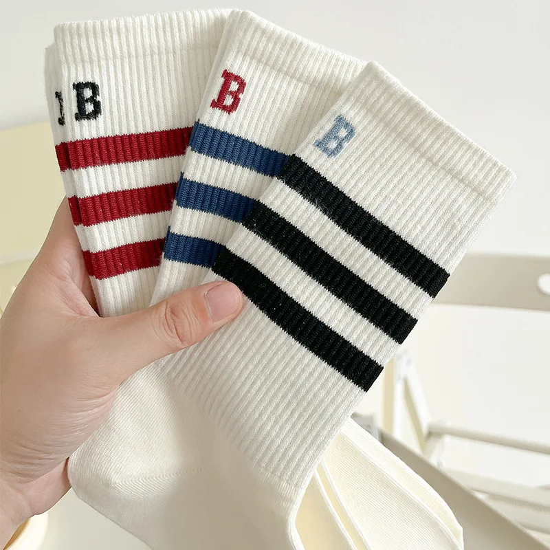 

Ins Mid Tube ретро полосатые носки женские японские простые и универсальные повседневные носки в консервативном стиле осенние хлопковые спортивные носки для девочек