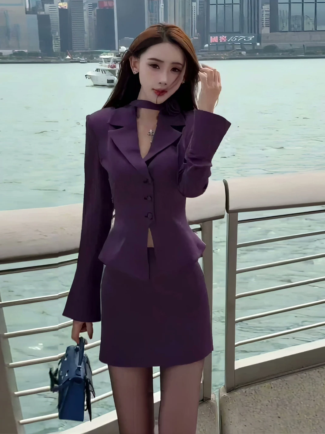 

Женский костюм-двойка Ele: укороченный топ и юбка с высокой талией, весна 2026. Дизайнерская новинка, эффект стройности, роскошный вид, модный.