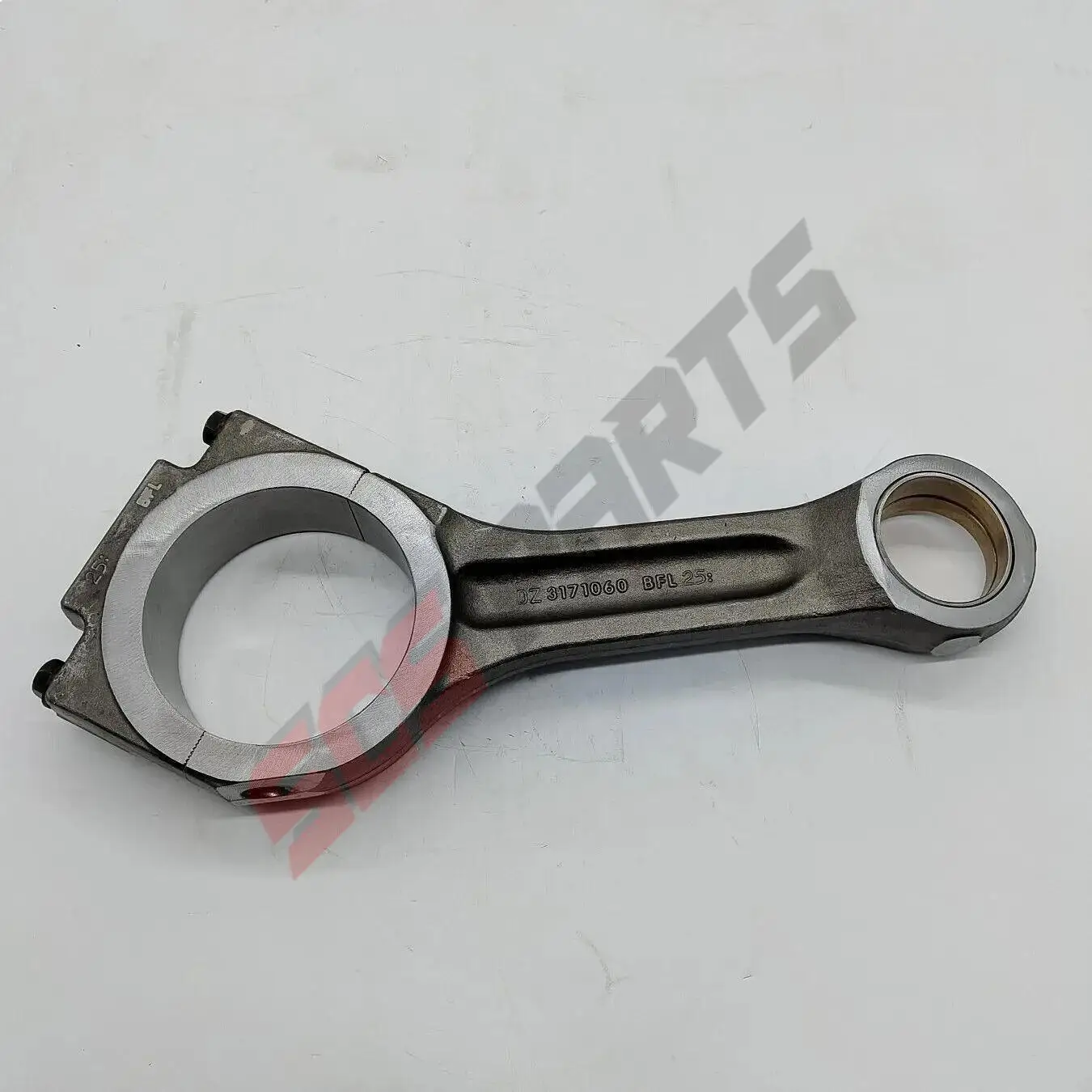 

3171060 Шатун подходит для двигателя Cummins QSK45 QSK60(3640514,3640515,3635126)