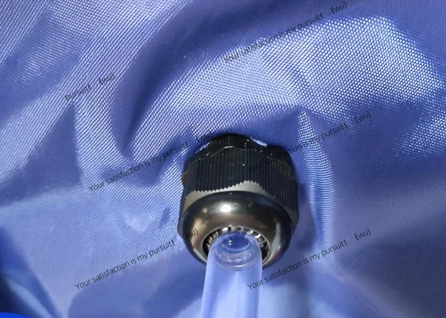 Suitable for air conditioner cleaning cover connected to water bag, air conditioner cleaning cover, cleaning tool