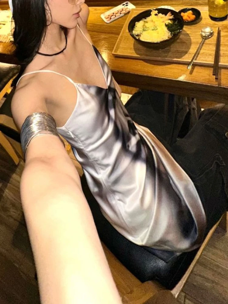 بلوزة نسائية صيفية Y2k جمالية مثيرة بياقة على شكل V بدون أكمام ملابس خروج غير رسمية مطبوعة صورة هاراجوكو كل مباراة قصيرة s