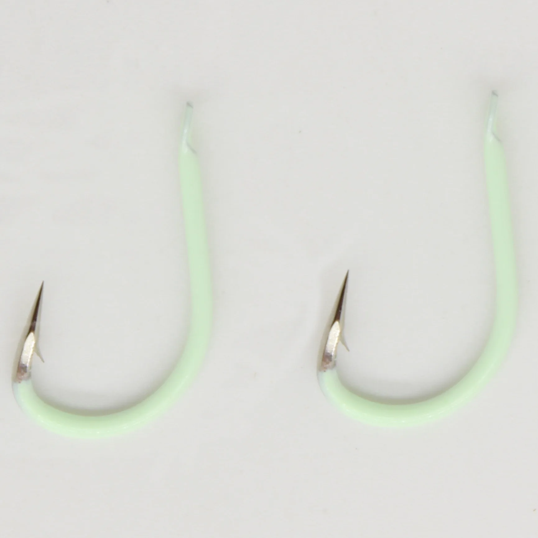 Anzuelos de Pesca Serie Luminosa - Anzuelo Kahle con Barba, 10 Piezas/Bolsa, Brillan en la Oscuridad, Afilados y Resistentes, Anzuelos para Pesca en Agua Salada y Dulce