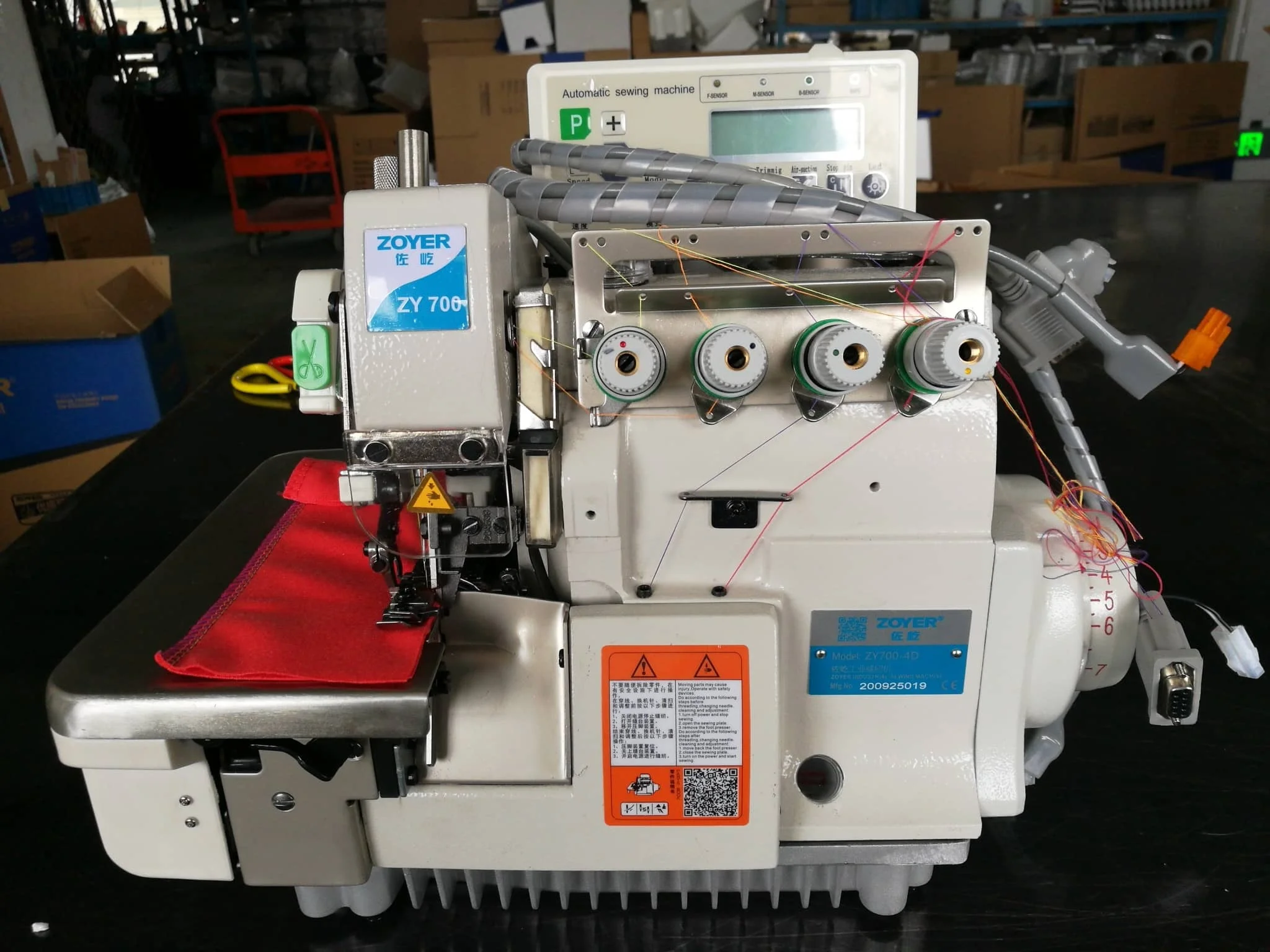 Zoyer ZY700-4D 4-thread HIGH-QUALITY Overlock Sewing Machine