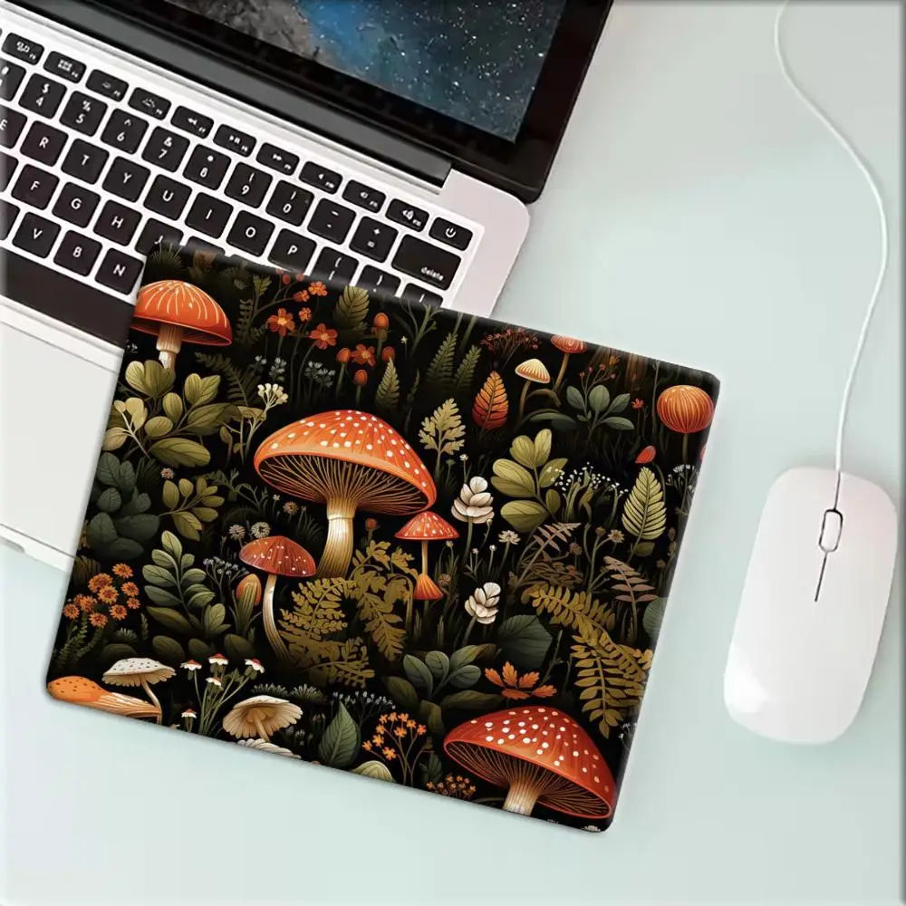 Vintage Forest Red Spotted Mushroom Mouse Pad 22*18cm 25*29cm Non-Slip Rubber Base Botanical Decor Mouse Mat Desktop Mousepad