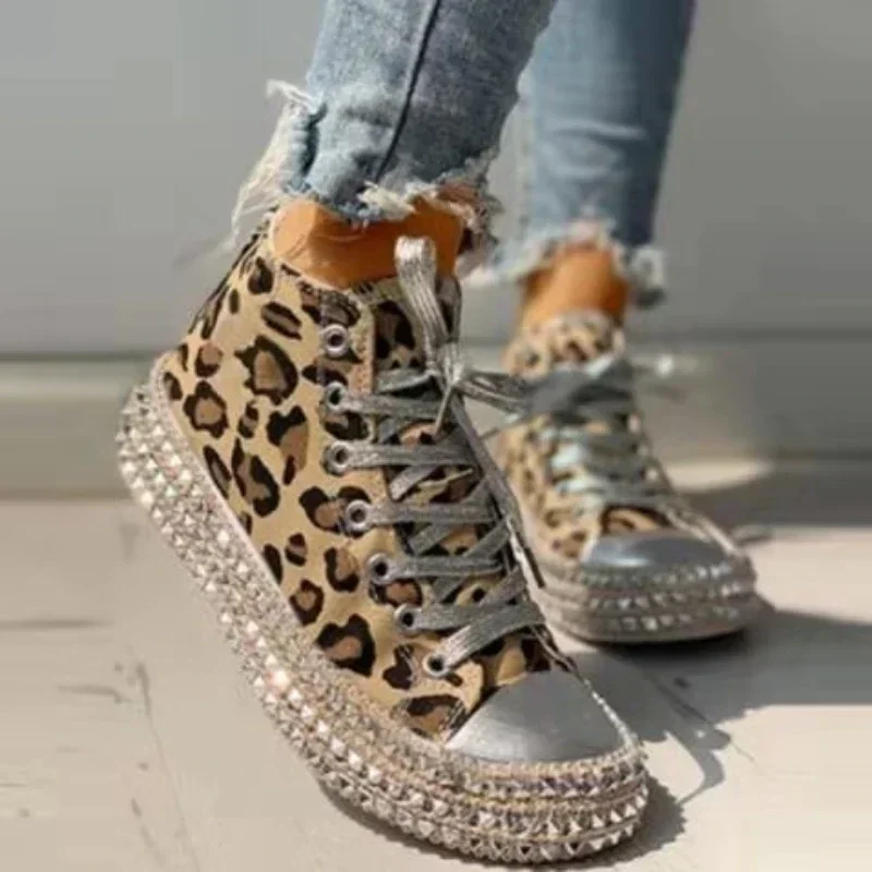 Zapatos informales con tachuelas para Mujer, calzado de lona con estampado de leopardo, ligero, transpirable, vulcanizado