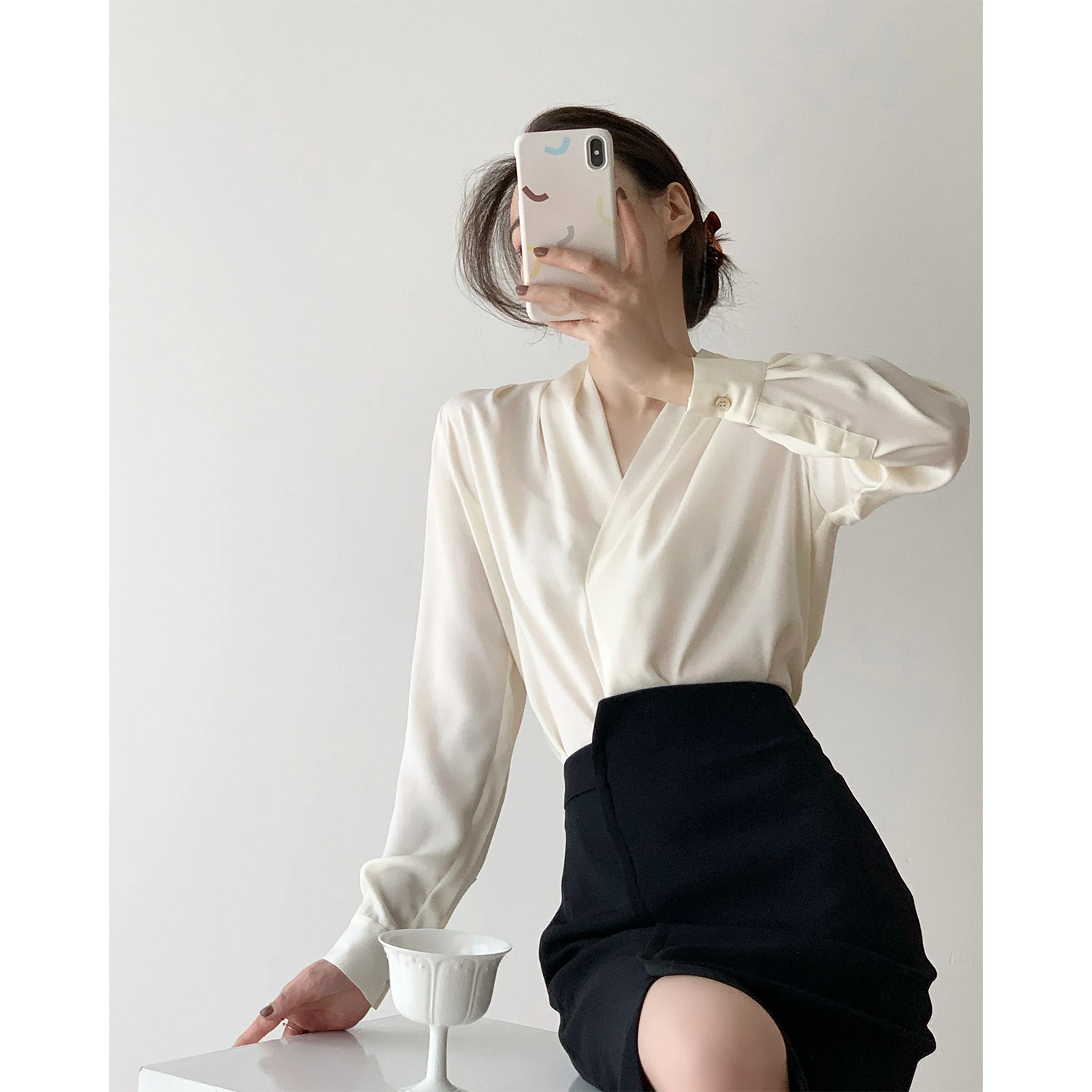 

Retro White irt Thin Long Sve V-Ne Commute Workwear Fem Spring Autumn Straight Cut Polyester Blend Non-Sinkable