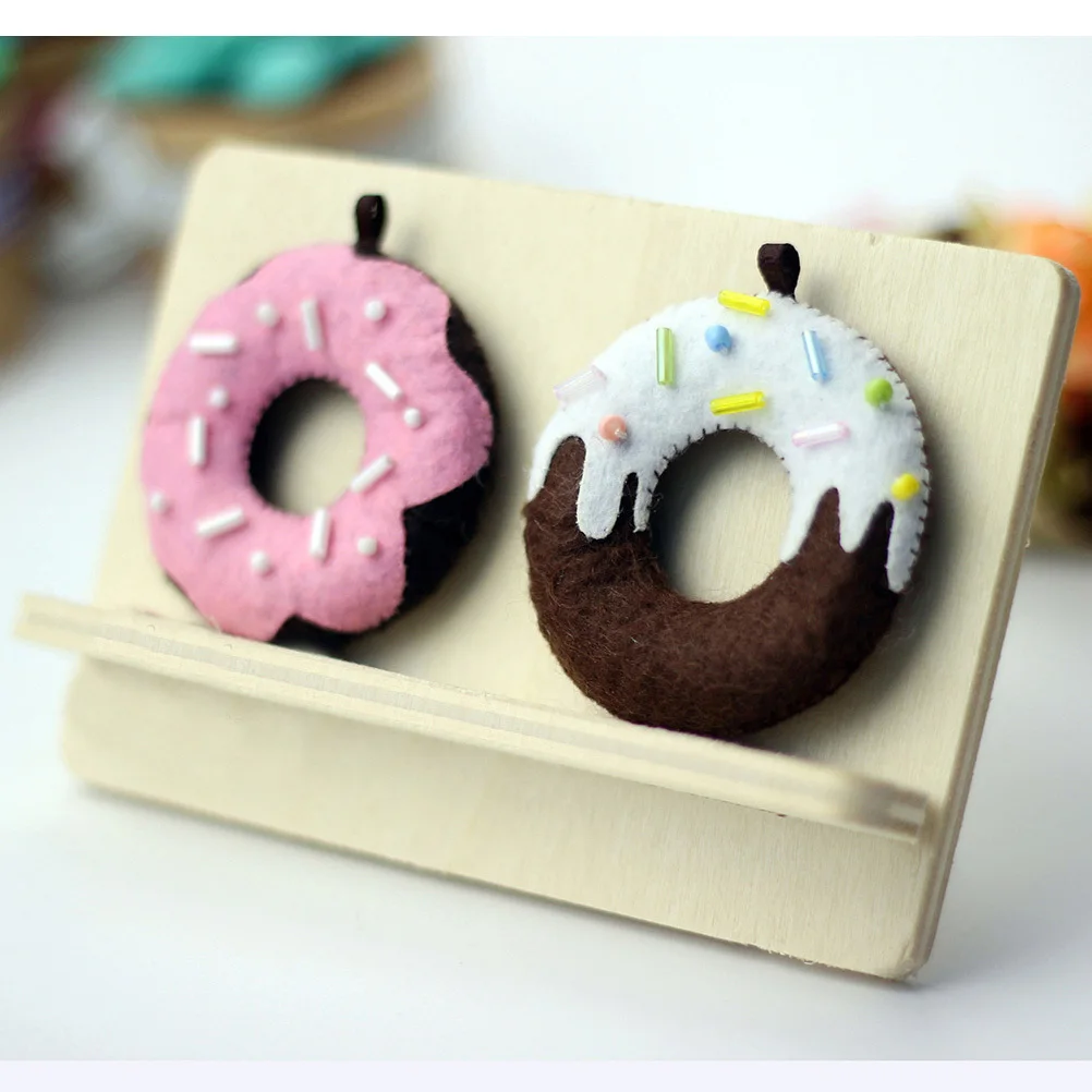 

2pcs Cartoon Donut Pendants Diy Handmade For Kids Non-Woven Cutting Kit Colorful Sensory Play Learning Tool Party Decoration