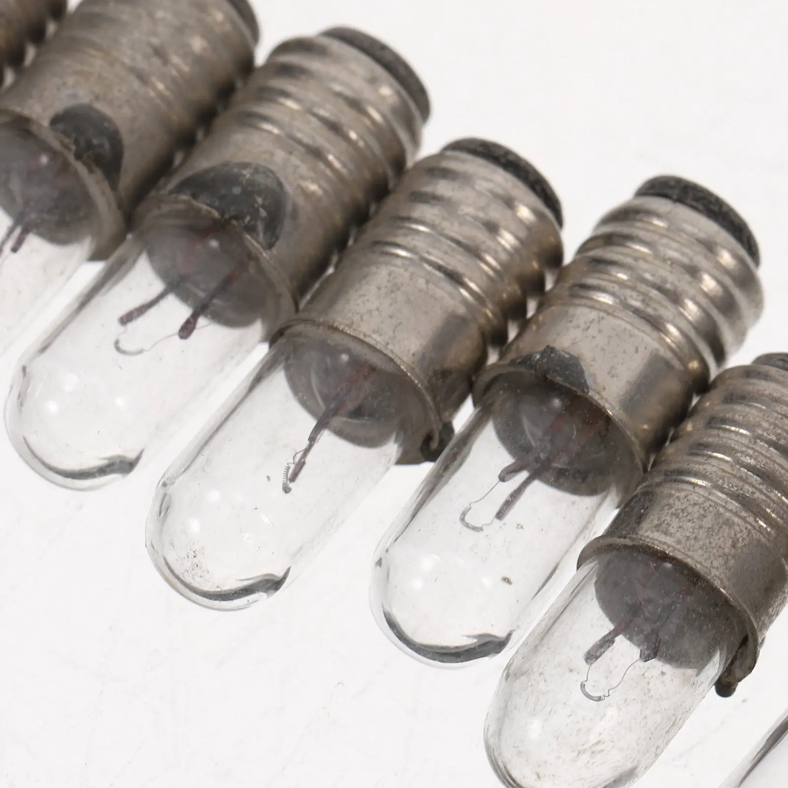 10Pcs E5 2.5V Miniature LED Bulbs Screw Base Clear Illumination for Microscopy Lab Experiments Vacuum Lamp Electrical