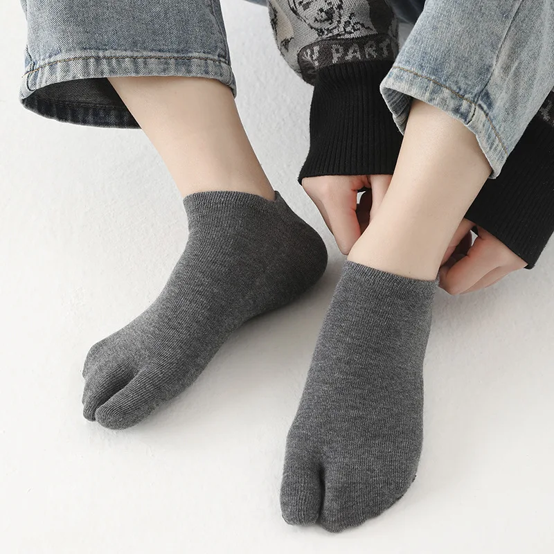 

5 Pairs Invisible Two Toe Ankle Socks for Men Women Spring Autumn Low Cut Tabi Sock Cotton Solid Breathable Sports Casual Socks
