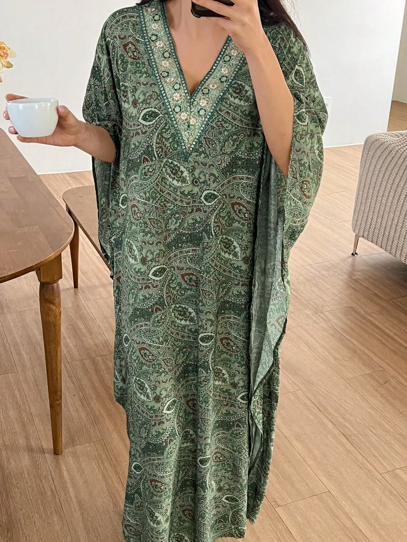 

Boho Green Paisley Kaftan Robe with Embroidered V-Neck, Loose Fit for Vacation or Lounging