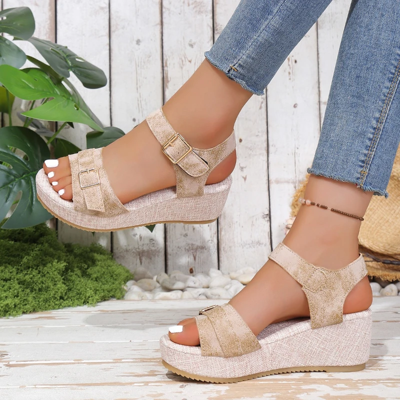 

Новые женские сандалии 2026 года: винтажные римские сандалии, модные пляжные туфли с открытым носком для прогулок