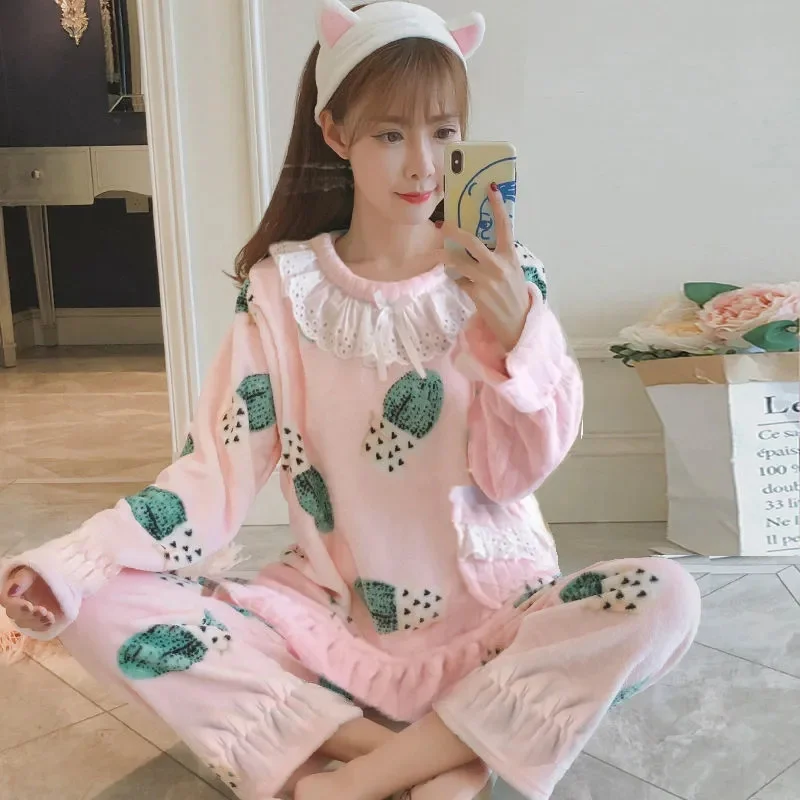 Korean Ins Cute Strawberry Bear Coral Velvet Pajamas Women\'s Autumn And Winter New Thickene  Velvet Home Clothes Two-Piece Suit