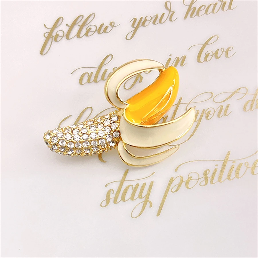 Yellow Enamel Banana Brooches For Women Crystal Luxury Design Shiny Rhinestone Fruits Casual Office Brooch Pins Jewelry Gifts