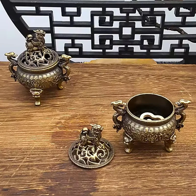Vintage Alloy Incense Burner Stick Holder Three Legged Hollow Out Mini Sandalwood Incense Burner Tea Ceremony Home Decoration