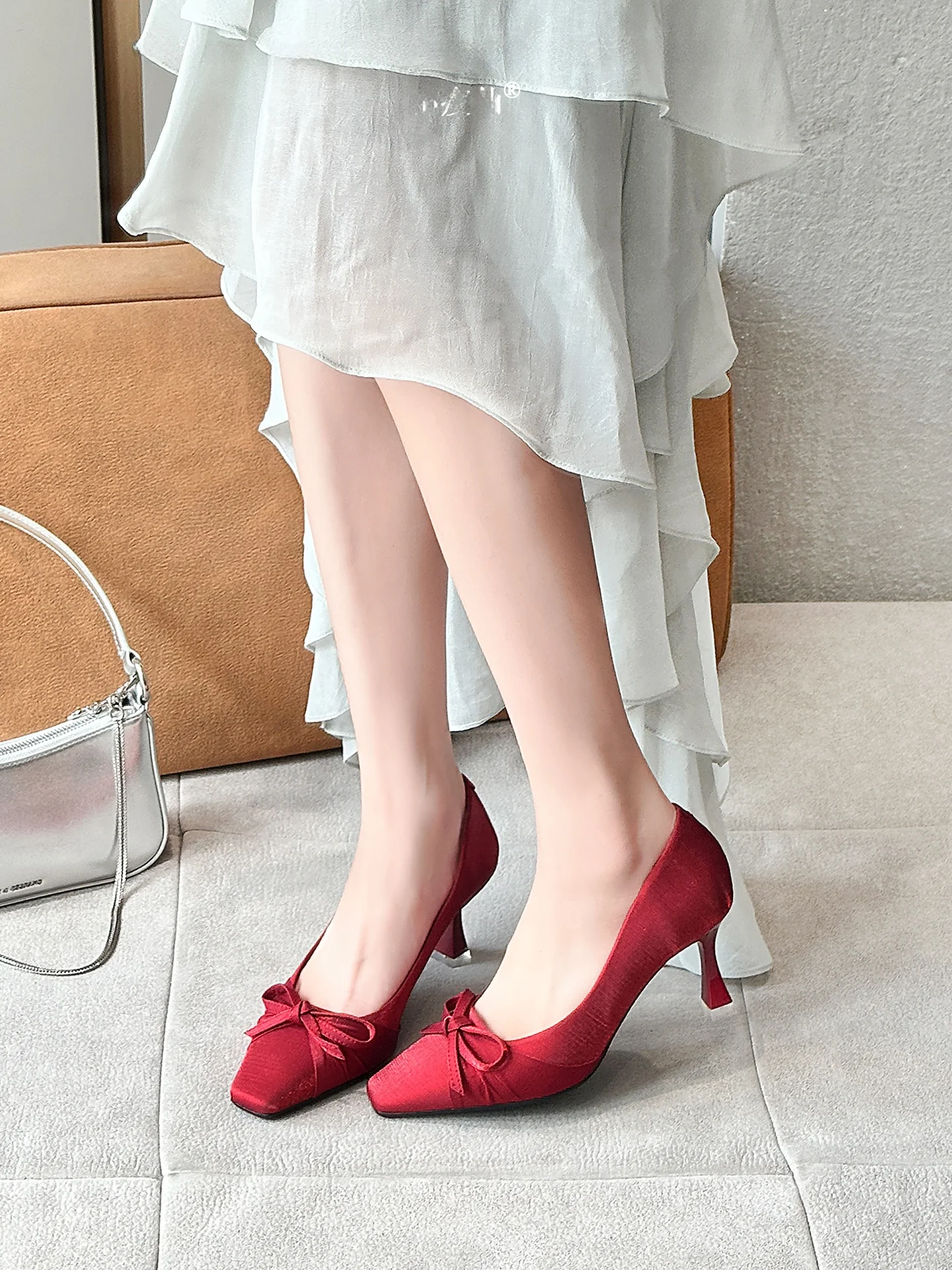 

Ele Knot Chinese Sle High Heels Women's Autumn New Pointed Toe Two-Way Match Bride oes Single oes