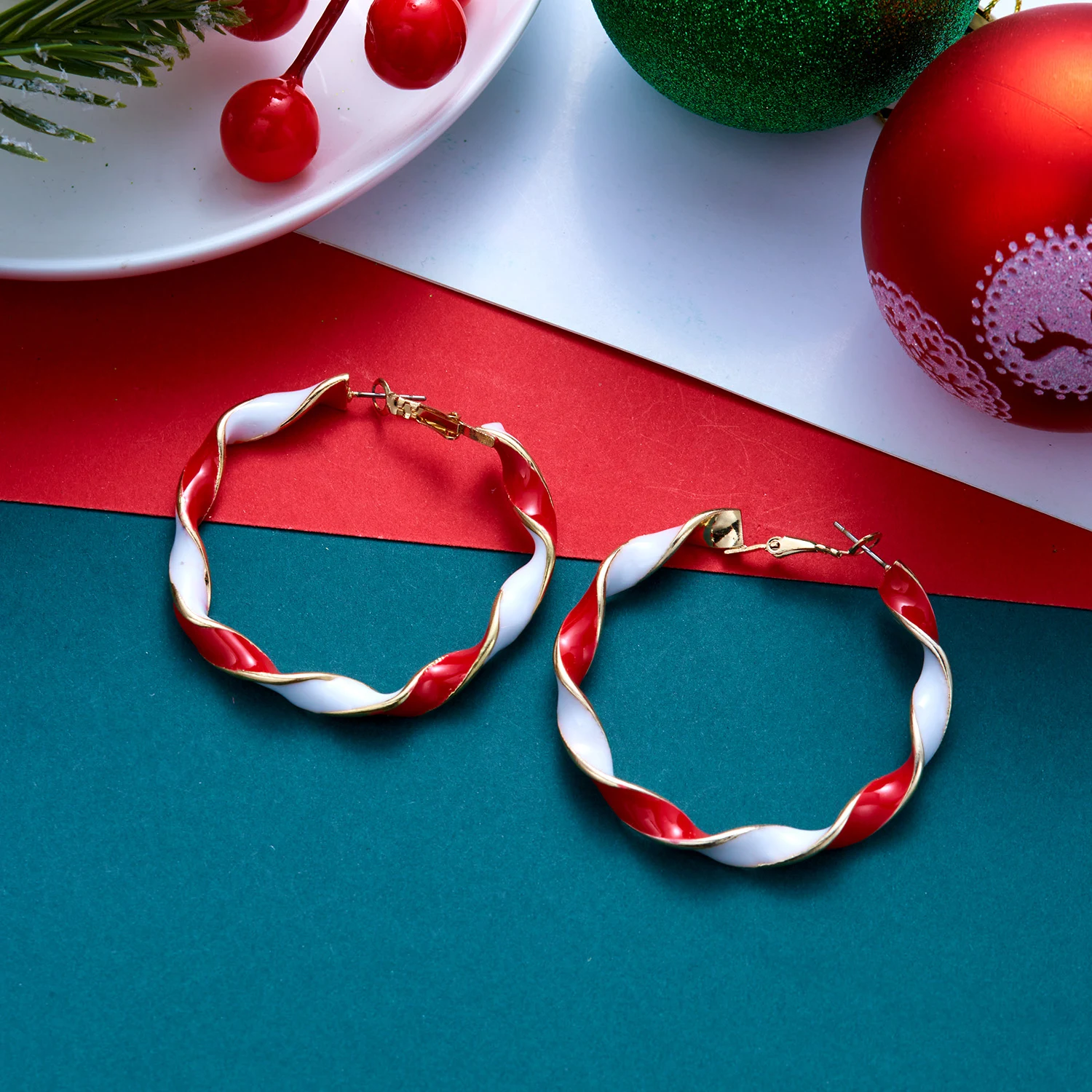 Weihnachtliche Bunte Strass-Creolen für Damen, Modische Funkelnde Candy-Twist-Kreisohrringe, Schmuckgeschenke für Feiertagspartys – Detail 5