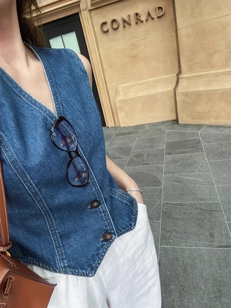 

American Retro Deep Blue V-Neck Denim Vest For Women's Summer Design, Casual And Chic Slim Fit Short Jacket