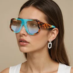 2025 New In Fashion Rectangle Sunglasses Women Brand Designer Eyewear Vintage Small Frame Sun Glasses Ladies Black Square