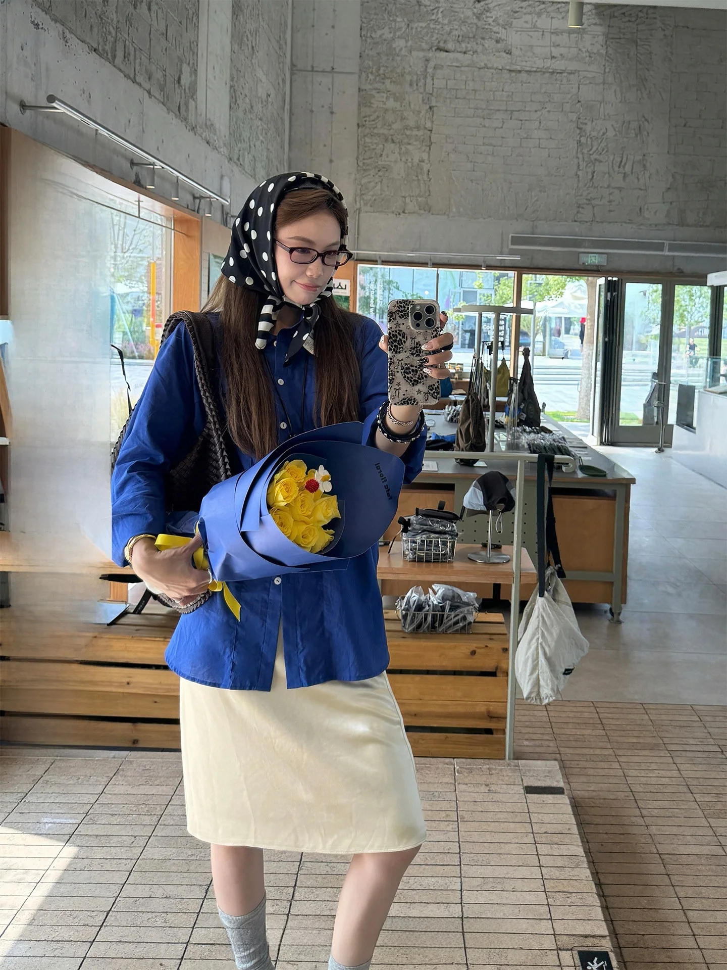 

Obliviate Autumn Casual Women's irt Blue Note Versatile Layering White Enhancing Cotton Long Sve Faionable Top