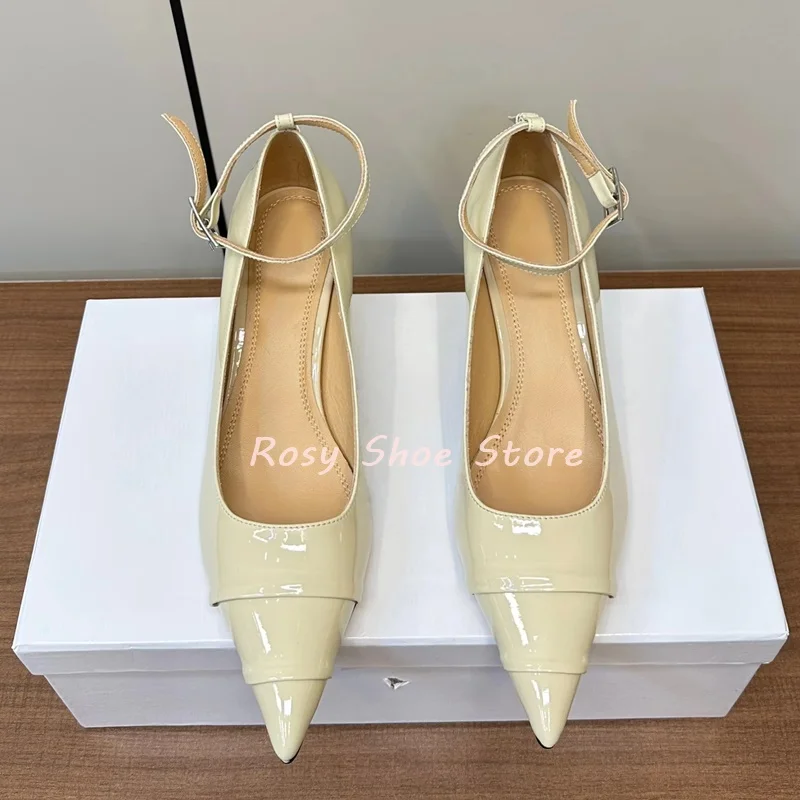 2025 جديد جلد طبيعي بوينت تو هريرة كعب المرأة مضخات بيرليسسينت براءات الاختراع والجلود الكاحل حزام مضخات مكتب سيدة فستان حذاء