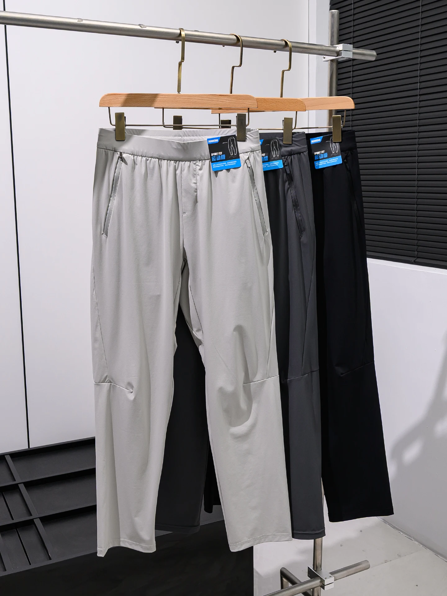 

Anti-Wrinkle Draped Smooth Stylish Men's Casual Pants Breathable Quick-Dry Lightweight Spring Summer Straight Leg Trousers