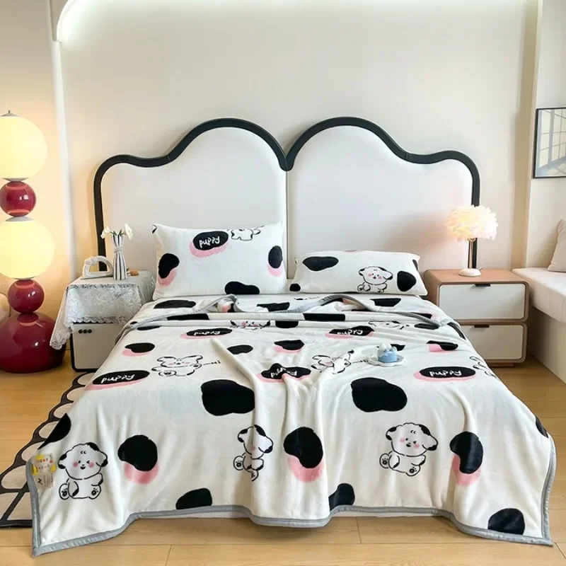 2025 new cartoon printed cute blanket autumn and winter thickened towel quilt double-sided milk wool plush three-piece set