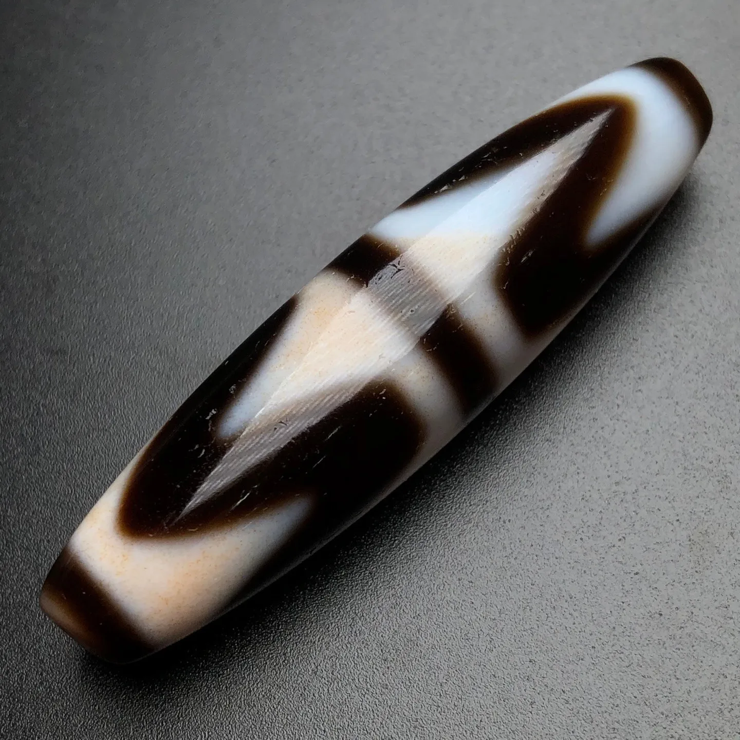 Rare Tibetan Buddhism Agate Tiger Tooth Dzi Bead Amulet Necklace Pendant Z1946