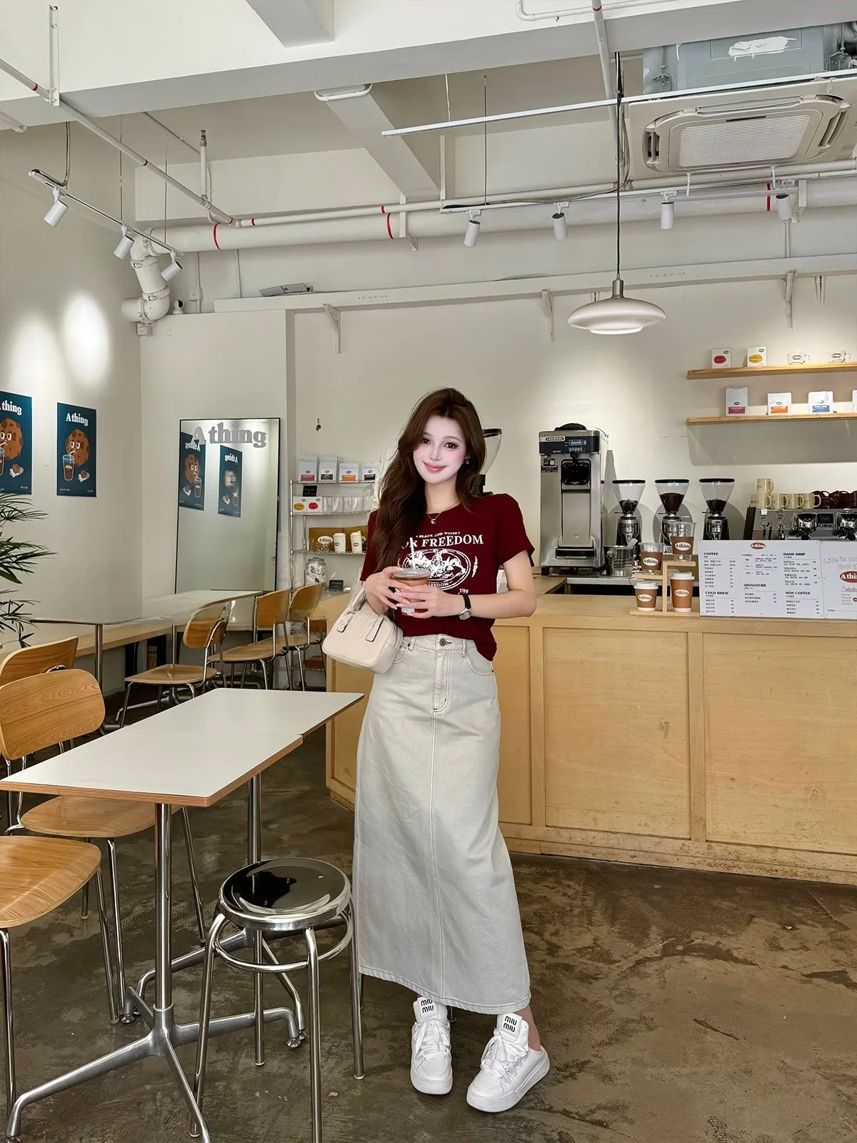 

Джинсовая юбка JONIbyBEB: летняя, универсальная, белая, с ярким декором, в стиле «тяжелая индустрия», длинная, для женщин