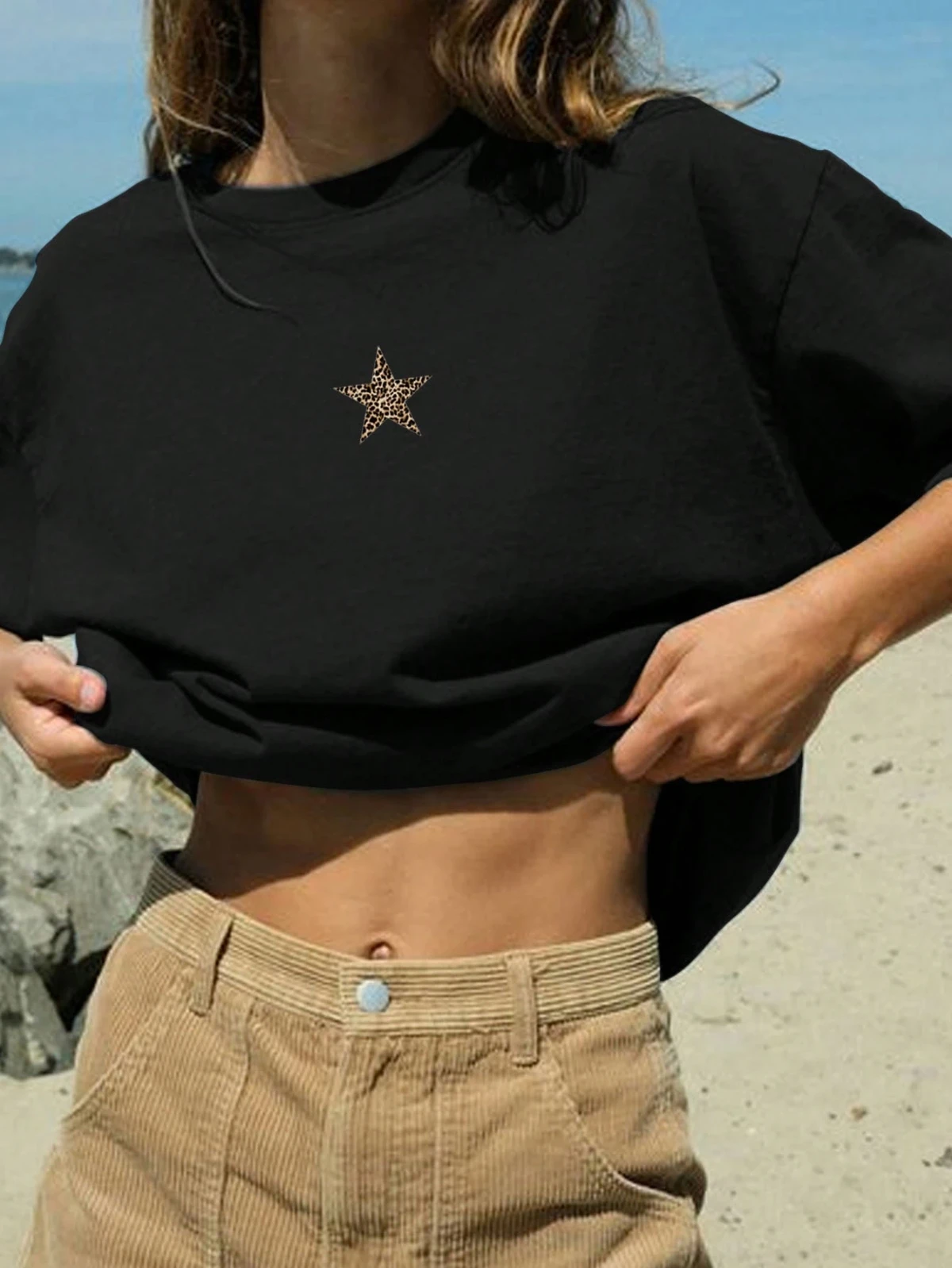 ليوبارد طباعة نجمة إلكتروني نمط طباعة تي شيرت المرأة عادية مريحة القطن جولة الرقبة Y2k قصيرة الأكمام الصيف