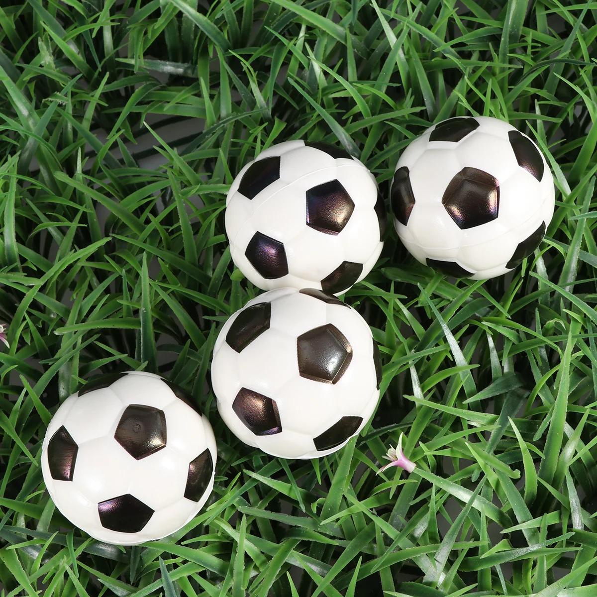 4 stuks interessante kleine voetbal grappig grappig speelgoed interessante kleine voetbal voor peuters buitenspelbal