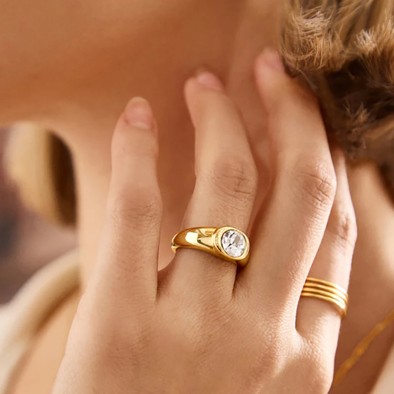 Square Zirconia Round Women's Ring 18K Gold-Plated Wedding Ring Fashion Jewelry Gift