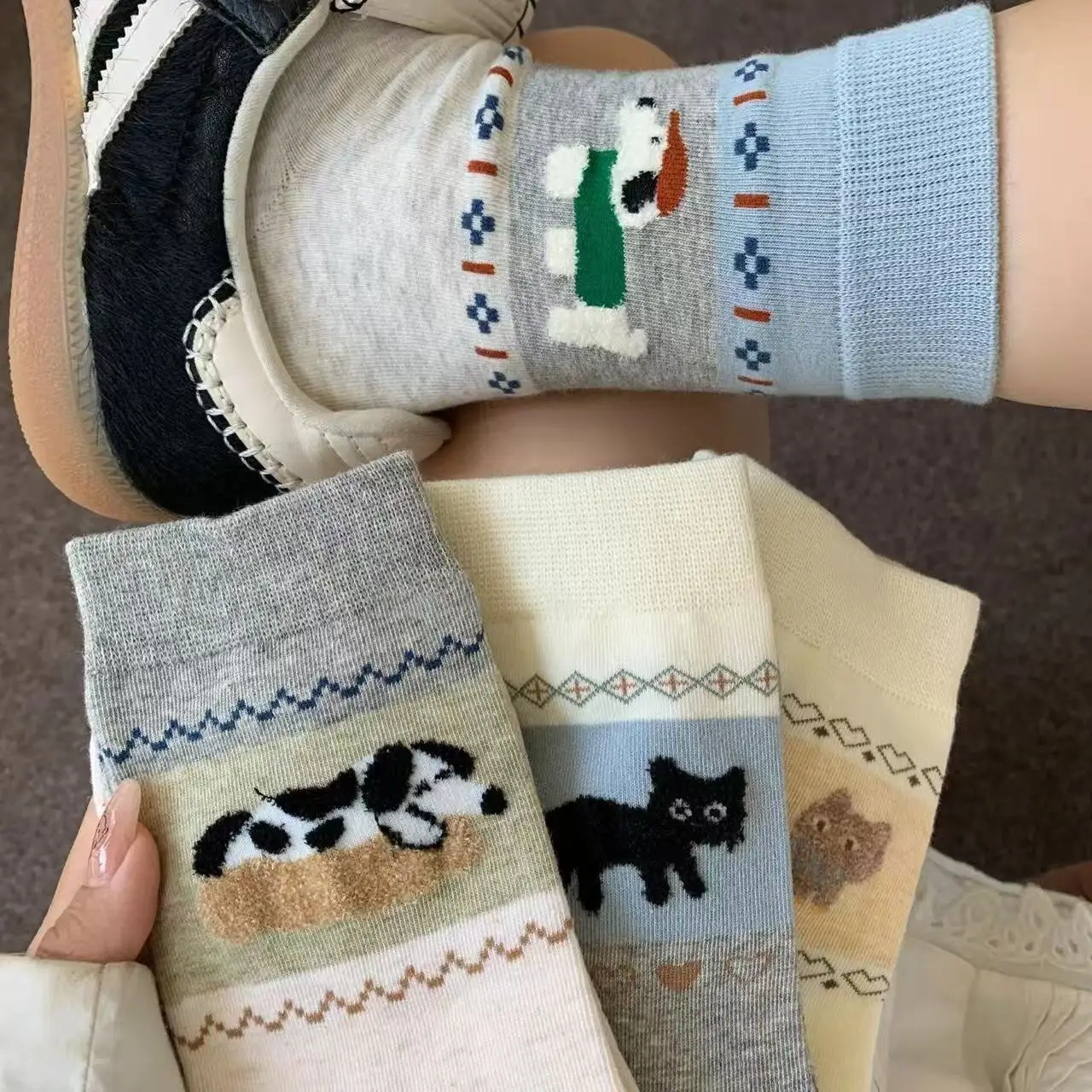 

1/4/8 Pairs Cartoon Animal Printed girl Middle Socks Fashionable Retro Color Blocked Soft Comfortable Casual Women's Socks
