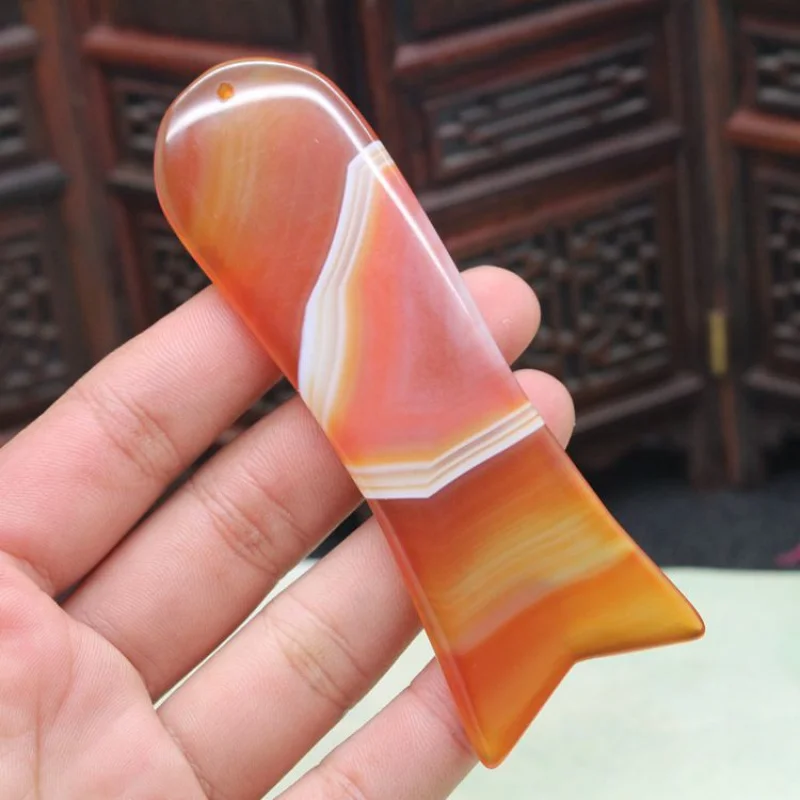 Natural Agate Red and White Chalcedony Scrapping Plate Facial Eye Universal for Entire Body Fish-Shaped Gua Sha Scraping Massage