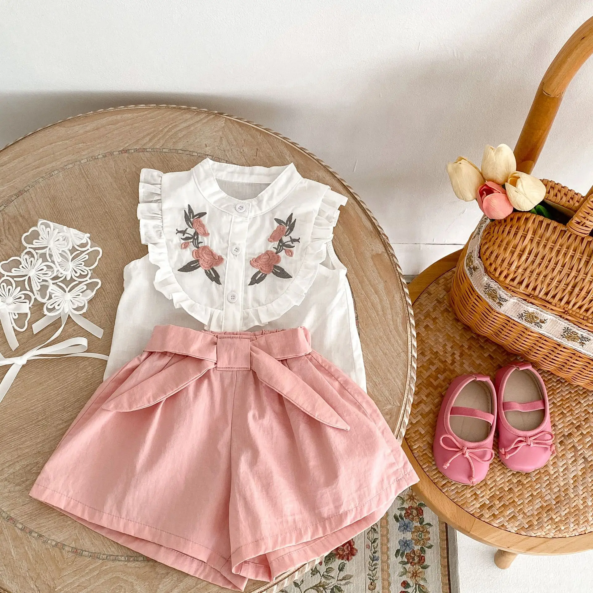 

2023 New Summer Baby Girls Clothes Suits Embroidery Flower Sleeveless Shirt Tops+ Shorts 2 Pcs Set