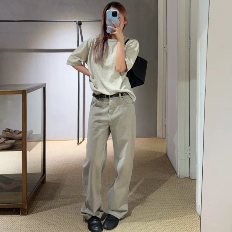 

Minimalist Distressed Straight Leg Jeans