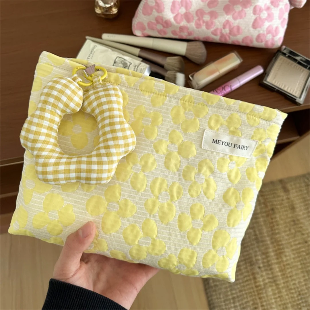 Fresh Floral Print Cosmetic Bag Large Capacity Storage Pouch with Zipper Portable Girl's Heart Bathing Kit with Flower Ornament