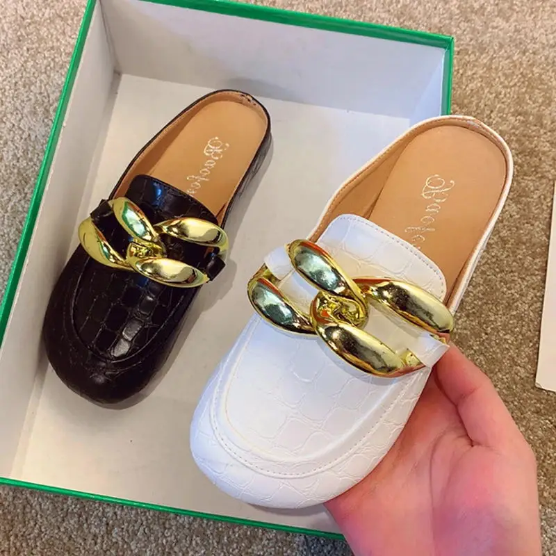 Fashion Women Slippers Plus Size Gold Chain Women Sandals Patent Leather Women Mullers Designer Women Shoes Summer Flat Shoes