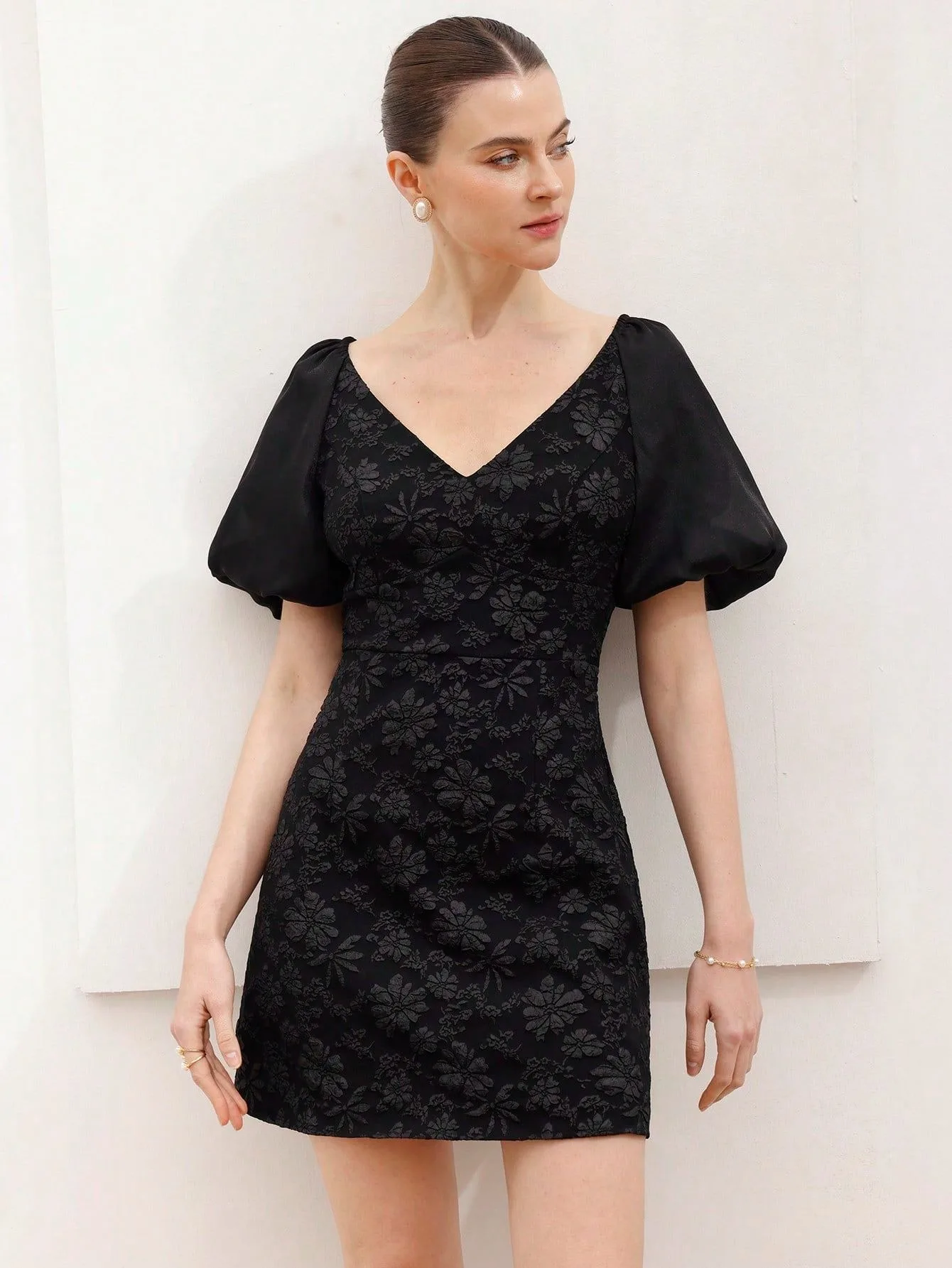 

European And American Black Jacquard Texture Dress For Women'S Summer 2025 New High-End V-Neck Bubble Sleeve Dress