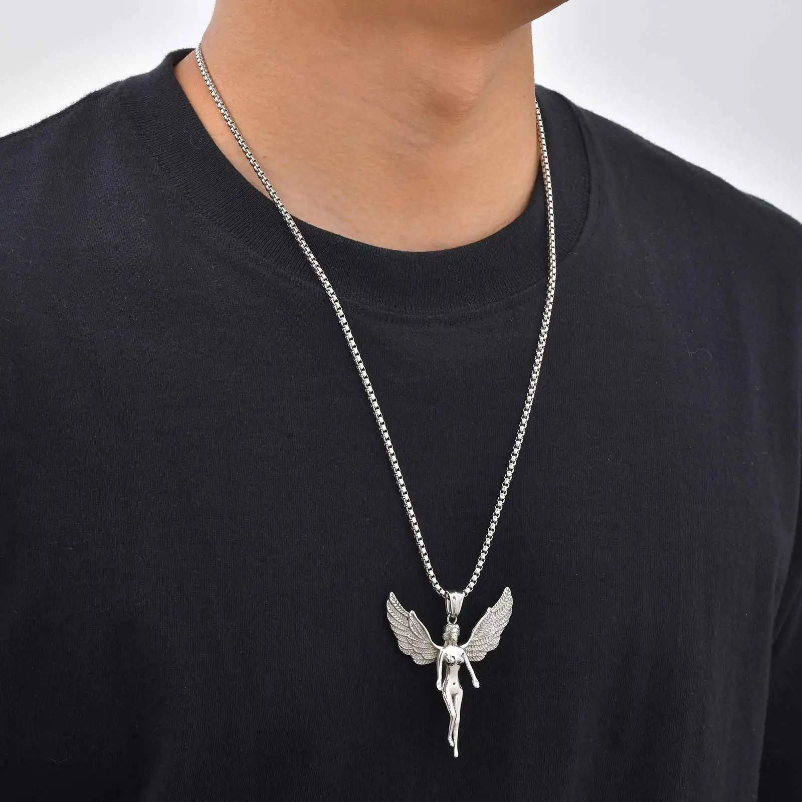 Engel-Halskette mit Ausgebreiteten Flügeln für Männer, 3D Silberfarbener Edelstahl Weiblicher Engel, Rock-Punk-Schmuck Geschenk – Detail 5
