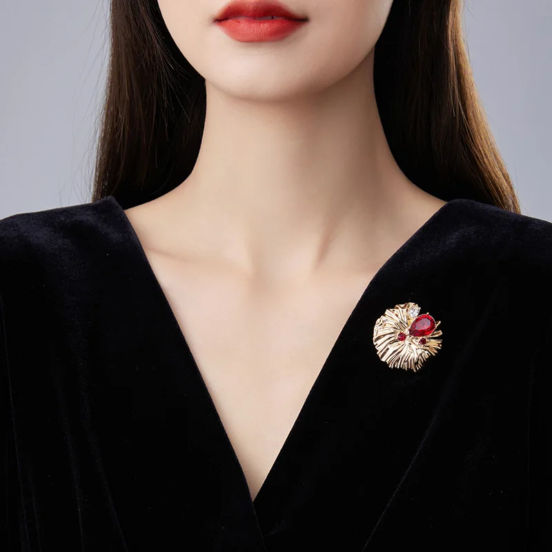 Brosche High-End-Corsage im weiblichen Nischendesign, vielseitige Anstecknadel. Neuer Trend