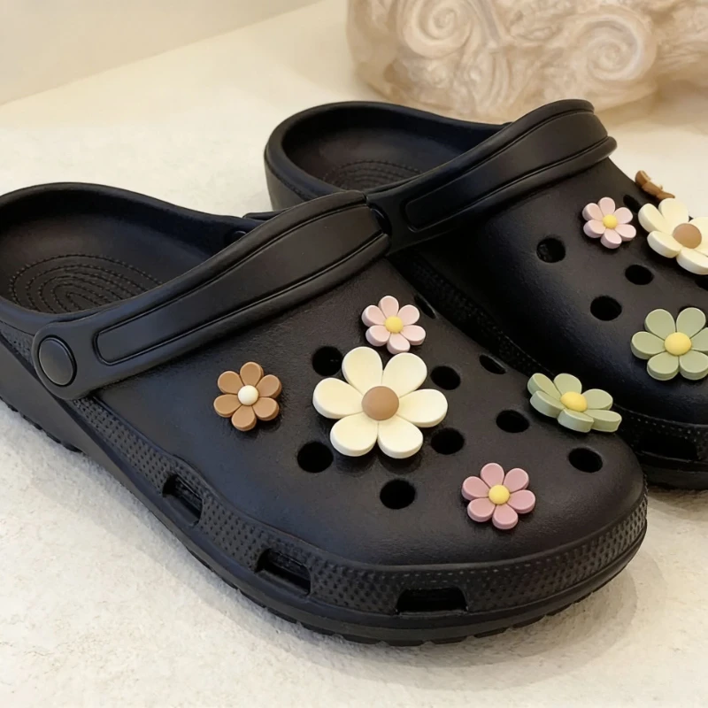 New Best Selling Hole Shoes Charms Ready To Put on White Daisy Sunflower Combination Suit Shoe Buckle Girlish Shoes Accessories