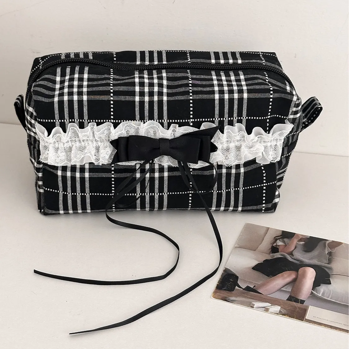 

Черно-белая клетчатая кружевная сумка для хранения, вместительная косметичка с кружевной отделкой и хлопковой тканью для девочек.