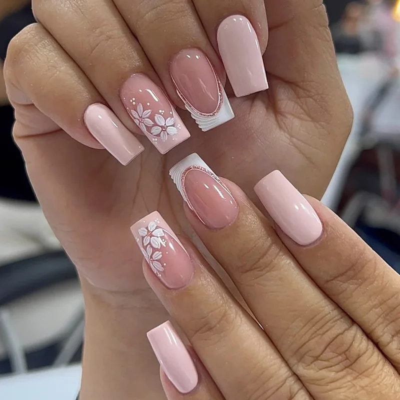 

24Pcs Mid-length Square Head Press on False Nails White Shiny Powder French Fake Nails Flower Detachable Full Cover Nails Tips